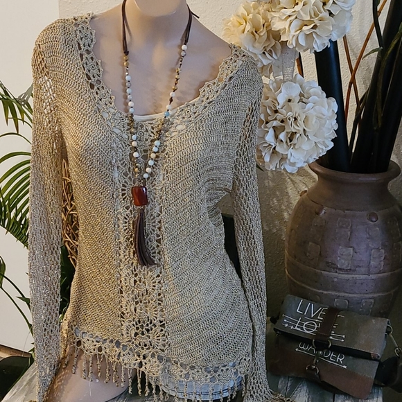 NWOT NEW GOLD SHIMMER CROCHET FRINGE SMALL SWEATER - Picture 5 of 16